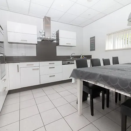 Dom wakacyjny Luxury House In South Limburg Near Forest Walem