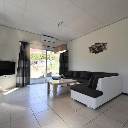 בית נופש Luxury House In South Limburg Near Forest
