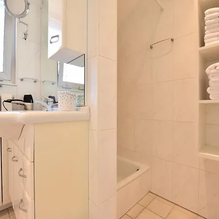 Dom wakacyjny Luxury House In South Limburg Near Forest Walem