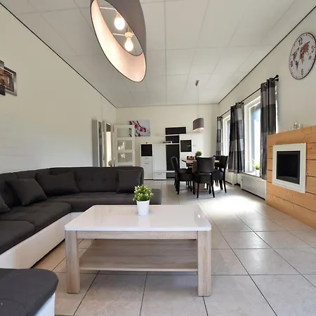 בית נופש Luxury House In South Limburg Near Forest Walem